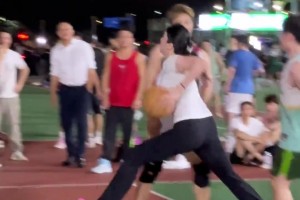 谈什么类型的归化适合中国男篮，周琦：要有强解能力...
