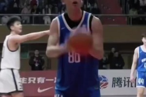 真强啊！张博源2025耐高首秀对阵回浦中学爆砍32分10板！