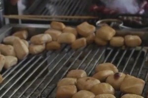 “云南胃”觉醒！杨力维回昆明训练，推荐家乡小吃居然是包浆豆腐