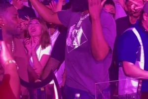 今年还来吗？登哥去年中国行在上海夜店嗨皮，还和好友打视频