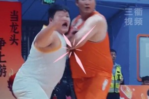 浙BA篮板争夺战！195+高大中锋凭吨位强势压制，压迫感扑面而来！