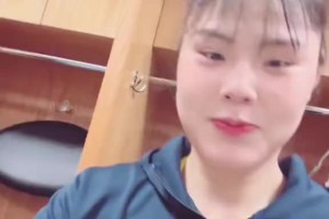 李月汝：笑死了，小宝的队友听得明白这歌吗？
