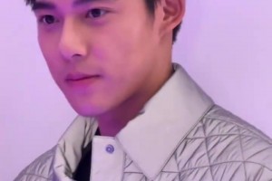 帅出天际😍！国安老总李明爱子李嗣镕颜值丝毫不输男明星