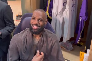 输给太阳后，老詹心情还不错。大方承认自己老了🏀