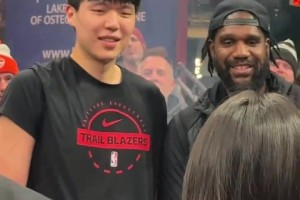 这一项天赋好像比状元强🤣杨瀚森和奥登碰面互动！比手掌大小~