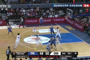 太伤了！焦泊乔急着传球出现失误，刘铮高难度三分直接反超了