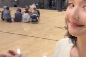 小姐姐：被拉去一场篮球局 没想到演员王鹤棣在 太帅了